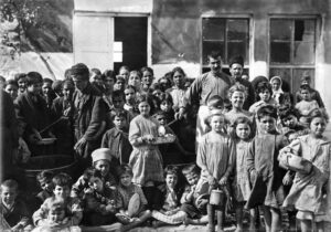 Προβολή ταινίας-ντοκιμαντέρ “Από τις δύο πλευρές του Αιγαίου: Διωγμός και Ανταλλαγή πληθυσμών, Ελλάδα-Τουρκία, 1922-1924” με ελεύθερη συμμετοχή