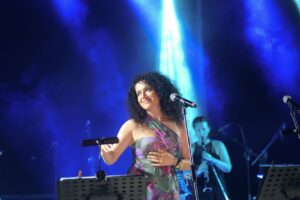 «Όλη η Αθήνα μία Σκηνή» | Συναυλία «Τι γλυκό να σ’ αγαπούν»