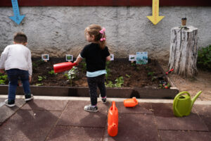 Μικροί κηπουροί στον Λαχανόκηπο του Παιδικού Σταθμού στην Ακαδημία Πλάτωνος